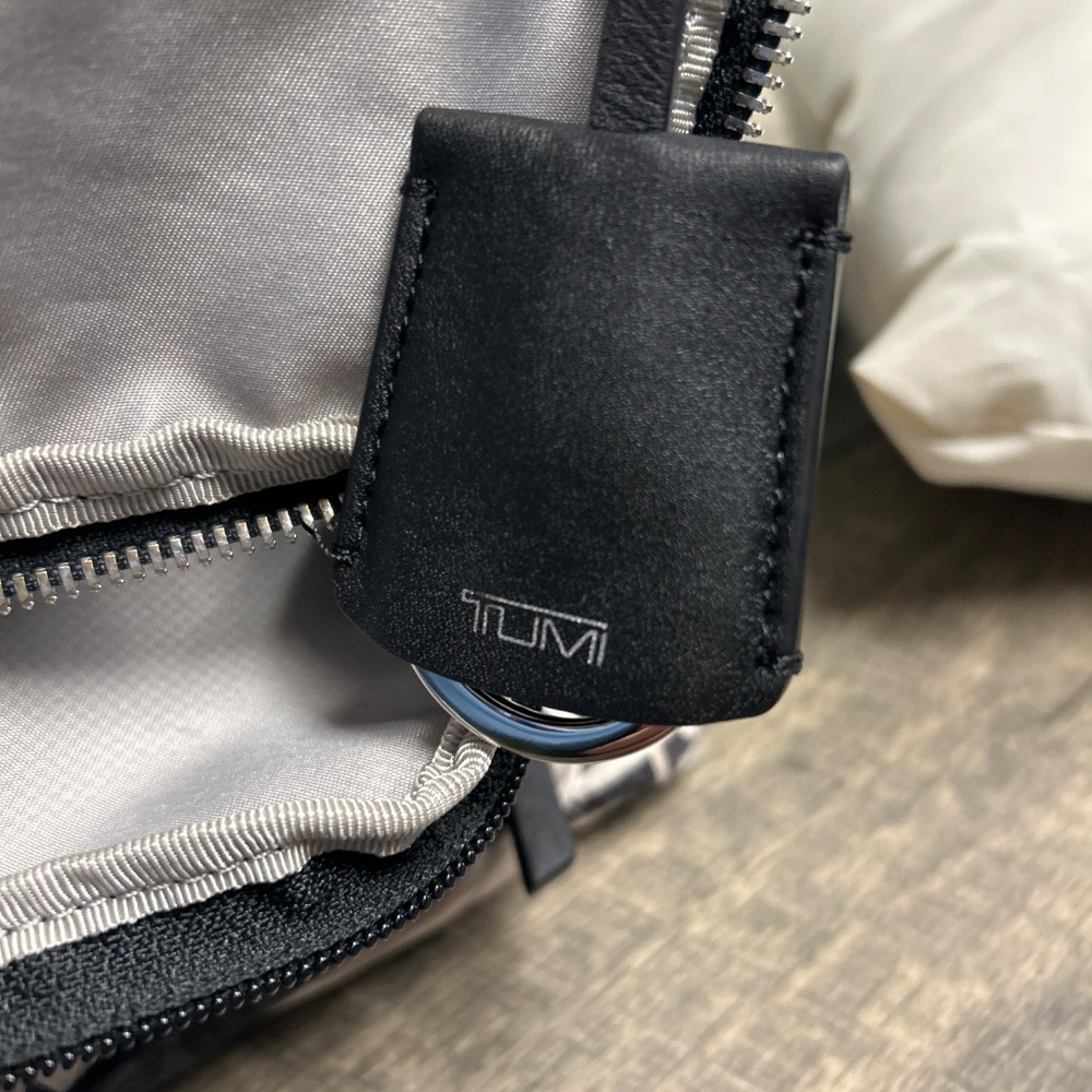 TUMI floral voyager Dori backpack - Picture 7 of 9